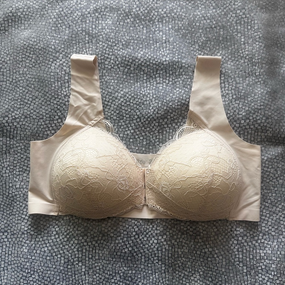 Elegant Cream Lace Bra